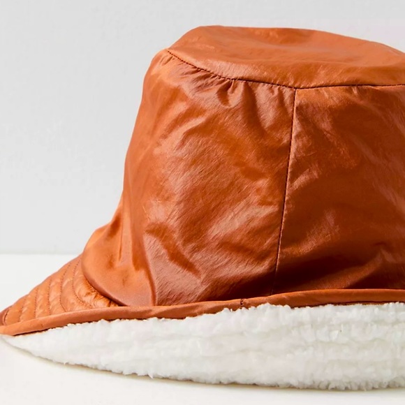 Free People, Bucket List reversible Sherpa Bucket hat. - Picture 5 of 6